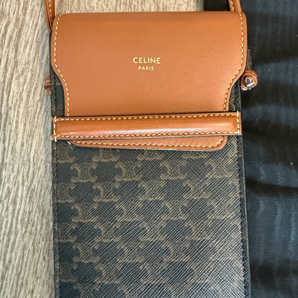 Authentic  Celine Triomphe Canvas Lambskin Phone Pouch With Flap - Picture 2 of 10